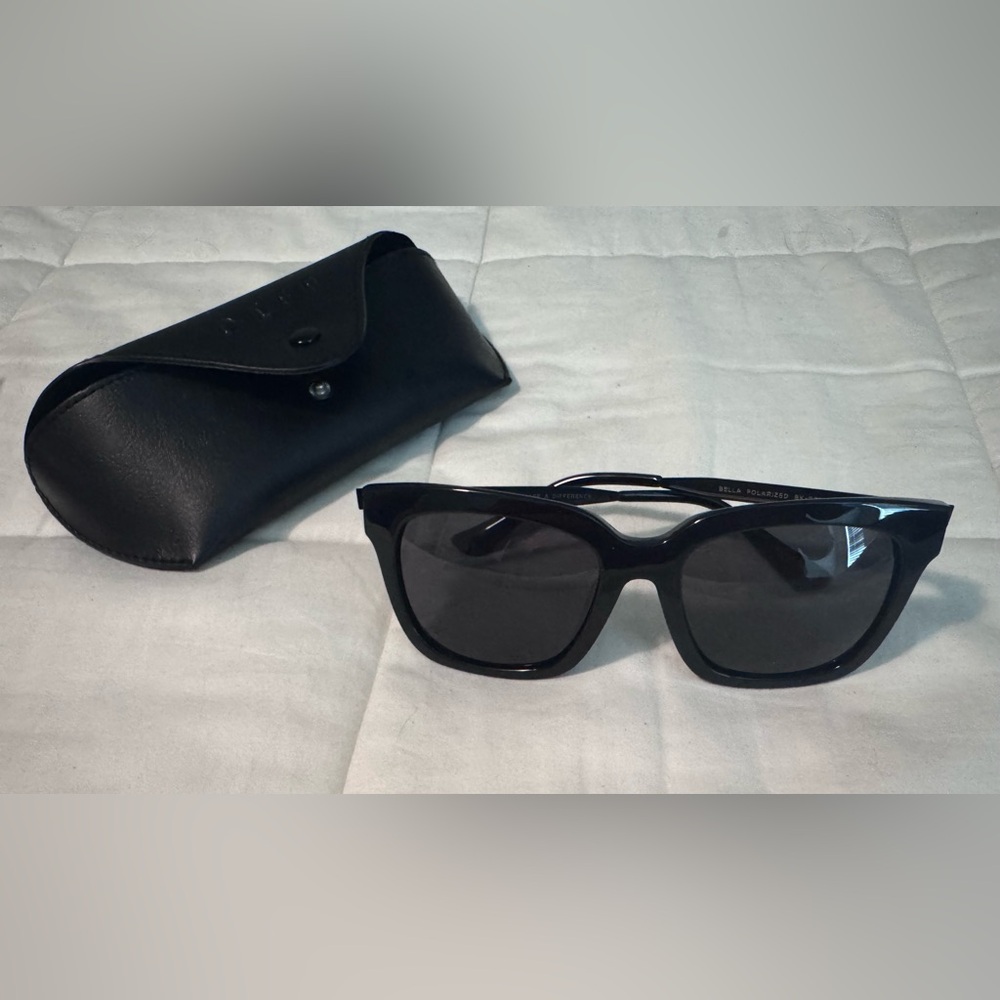 Diff Eyewear Black Sunglasses Modern Sleek Design